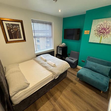 Southgate Luxury Apartments Elland Eksteriør billede