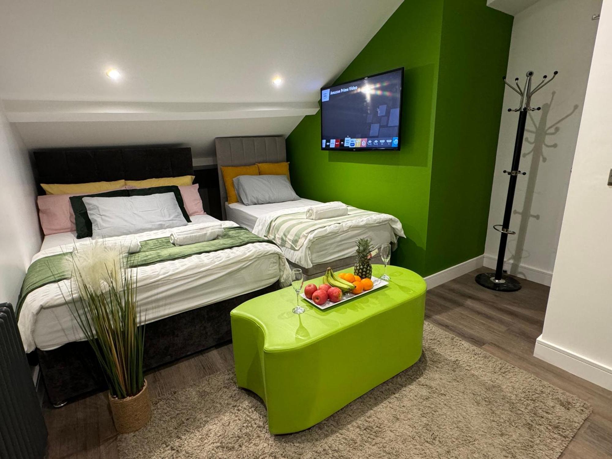 Southgate Luxury Apartments Elland Eksteriør billede