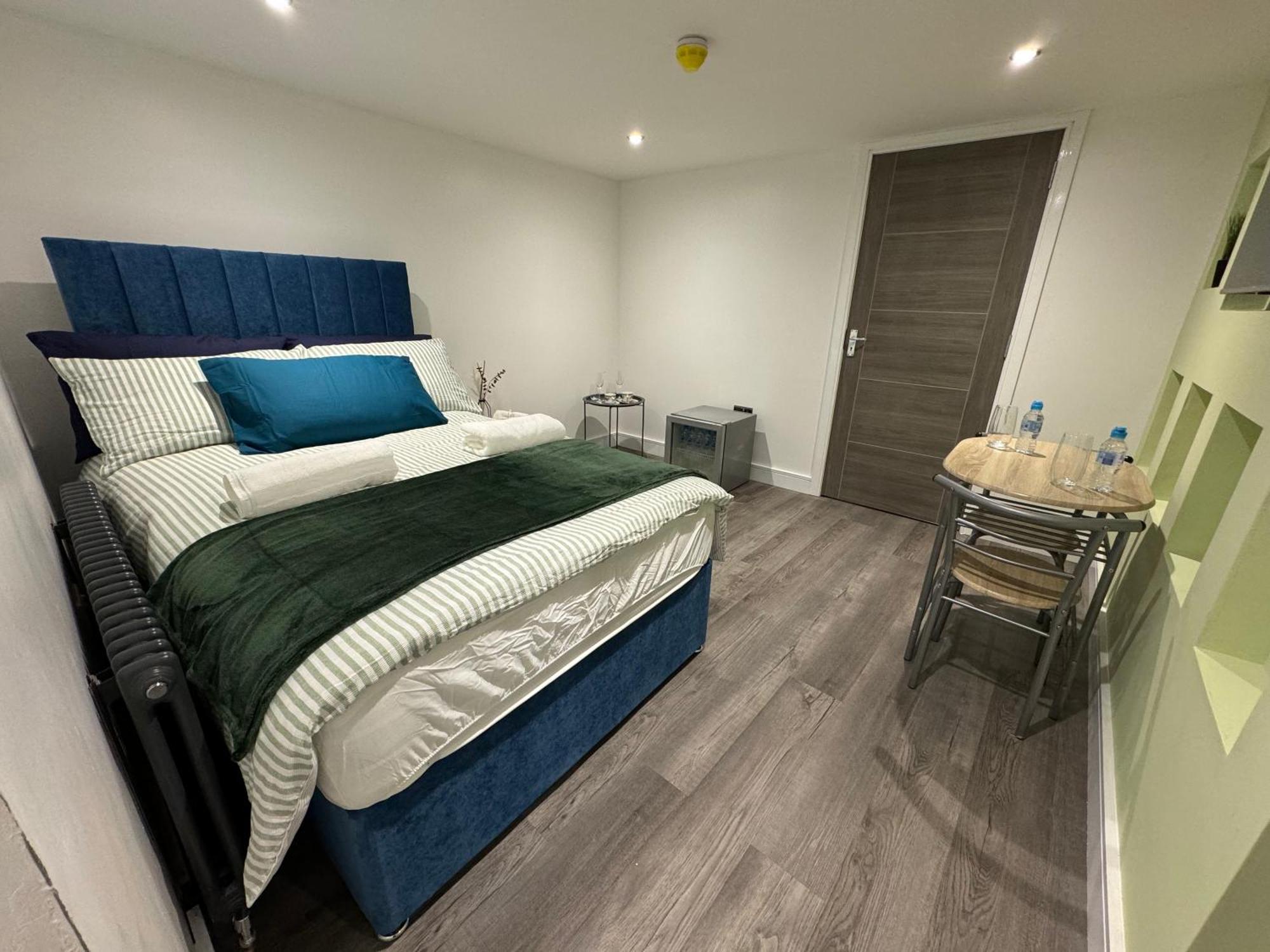 Southgate Luxury Apartments Elland Eksteriør billede