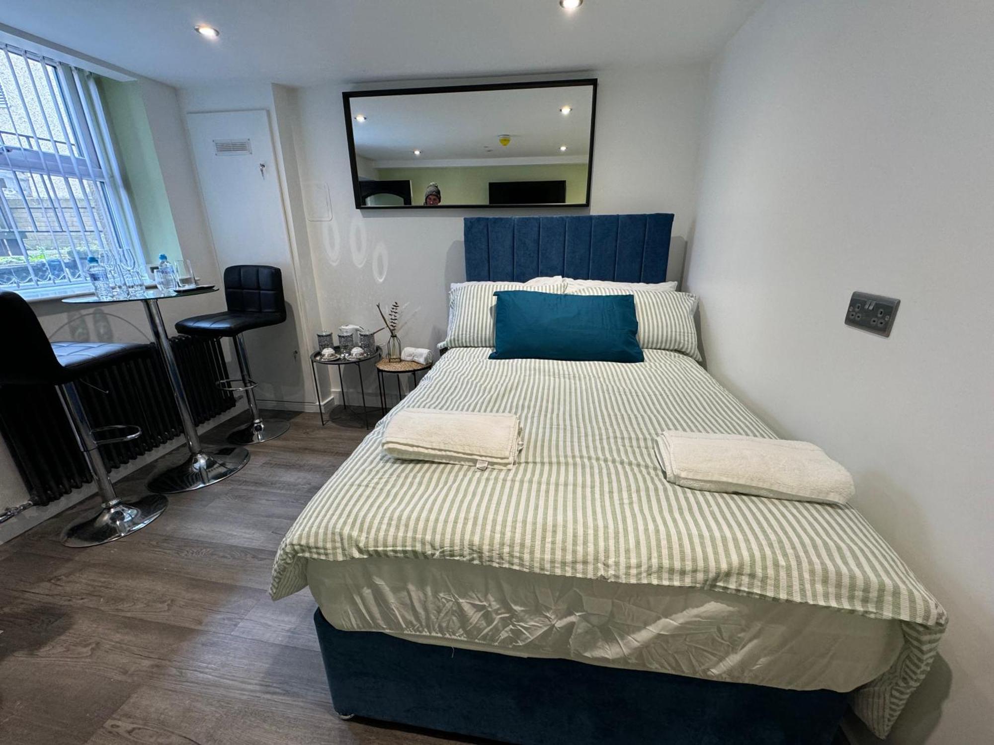 Southgate Luxury Apartments Elland Eksteriør billede