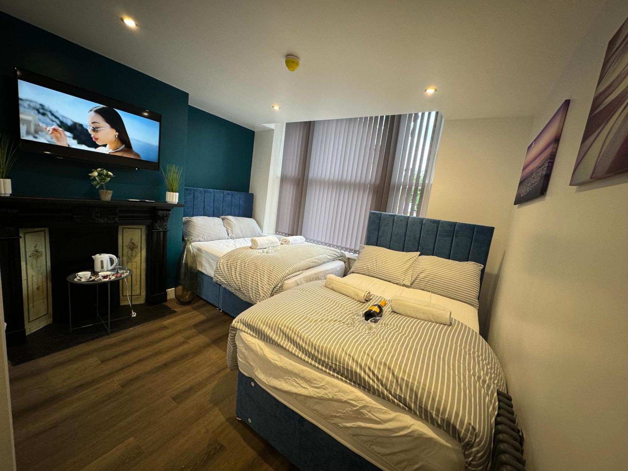 Southgate Luxury Apartments Elland Eksteriør billede