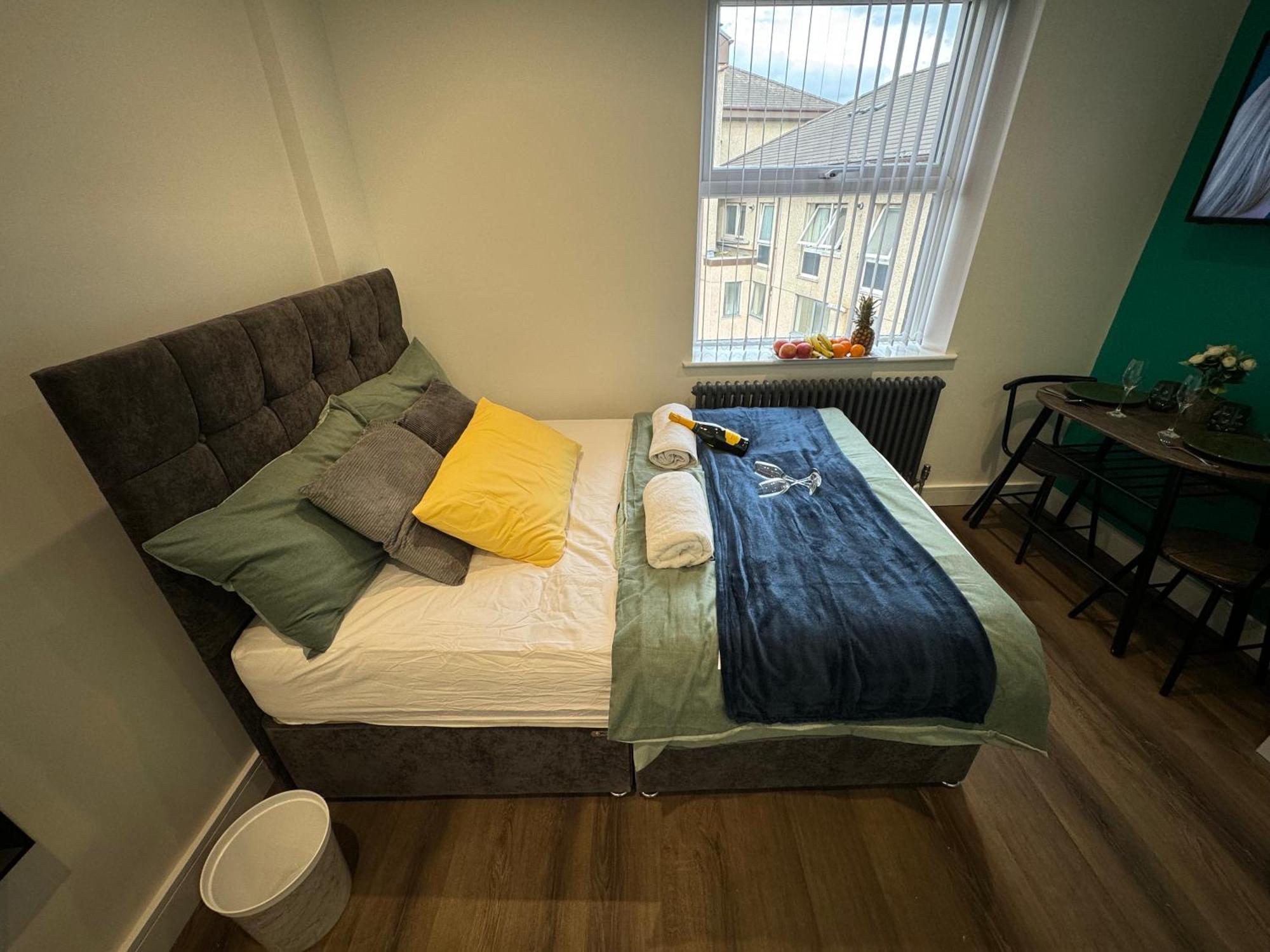 Southgate Luxury Apartments Elland Eksteriør billede