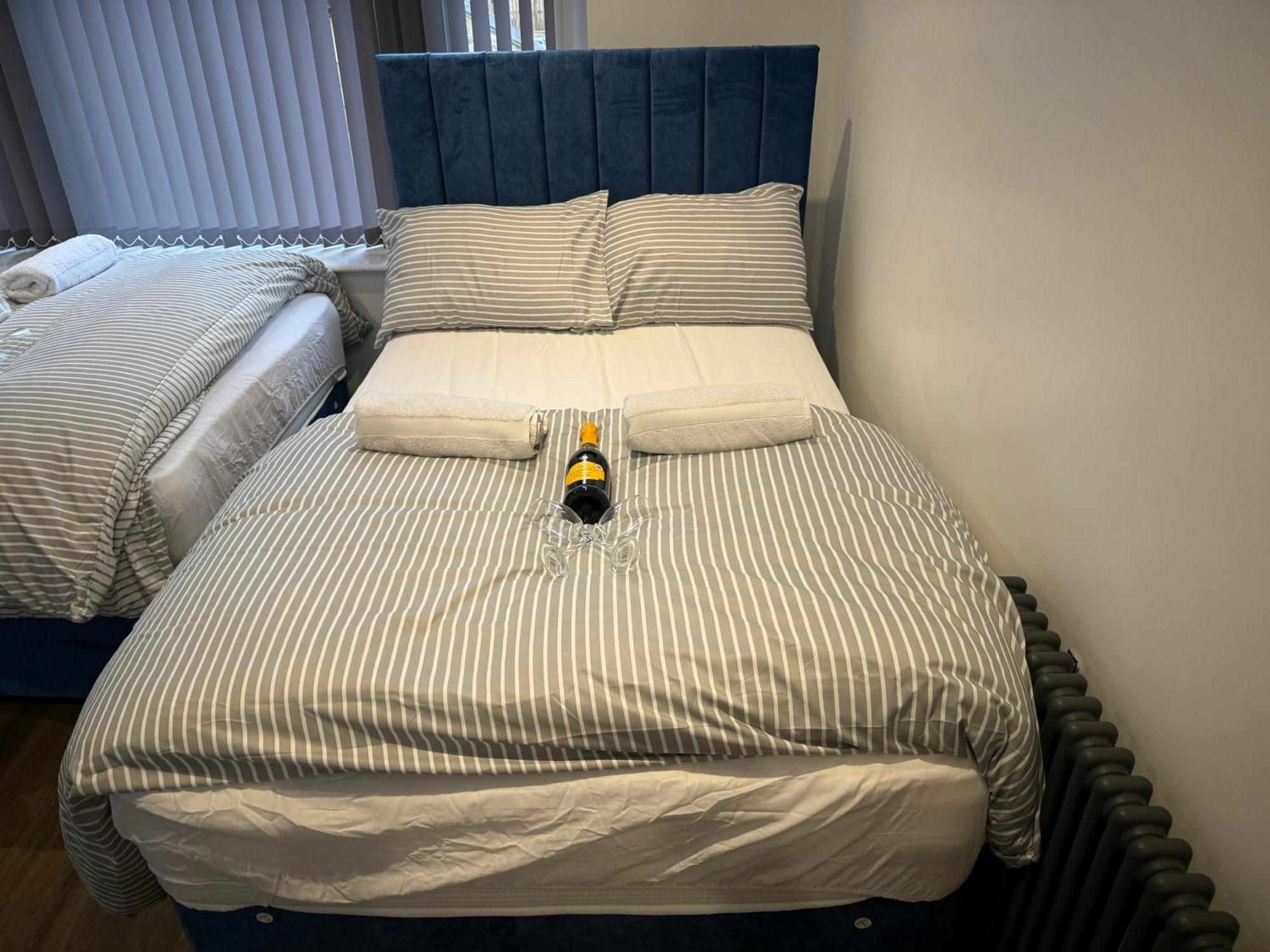 Southgate Luxury Apartments Elland Eksteriør billede