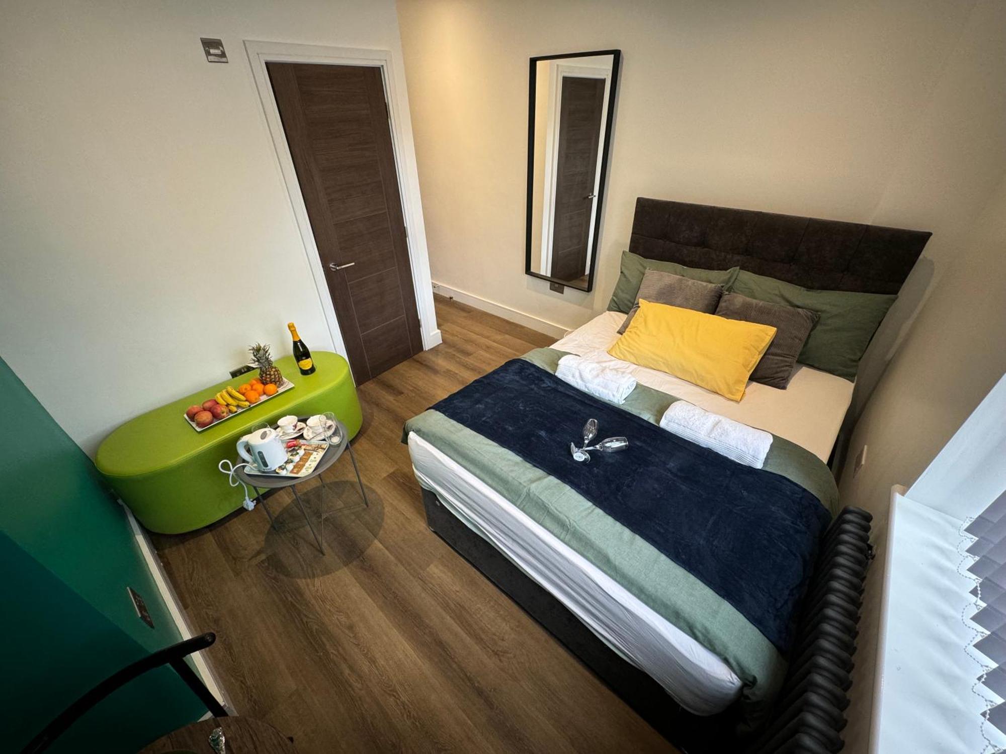 Southgate Luxury Apartments Elland Eksteriør billede