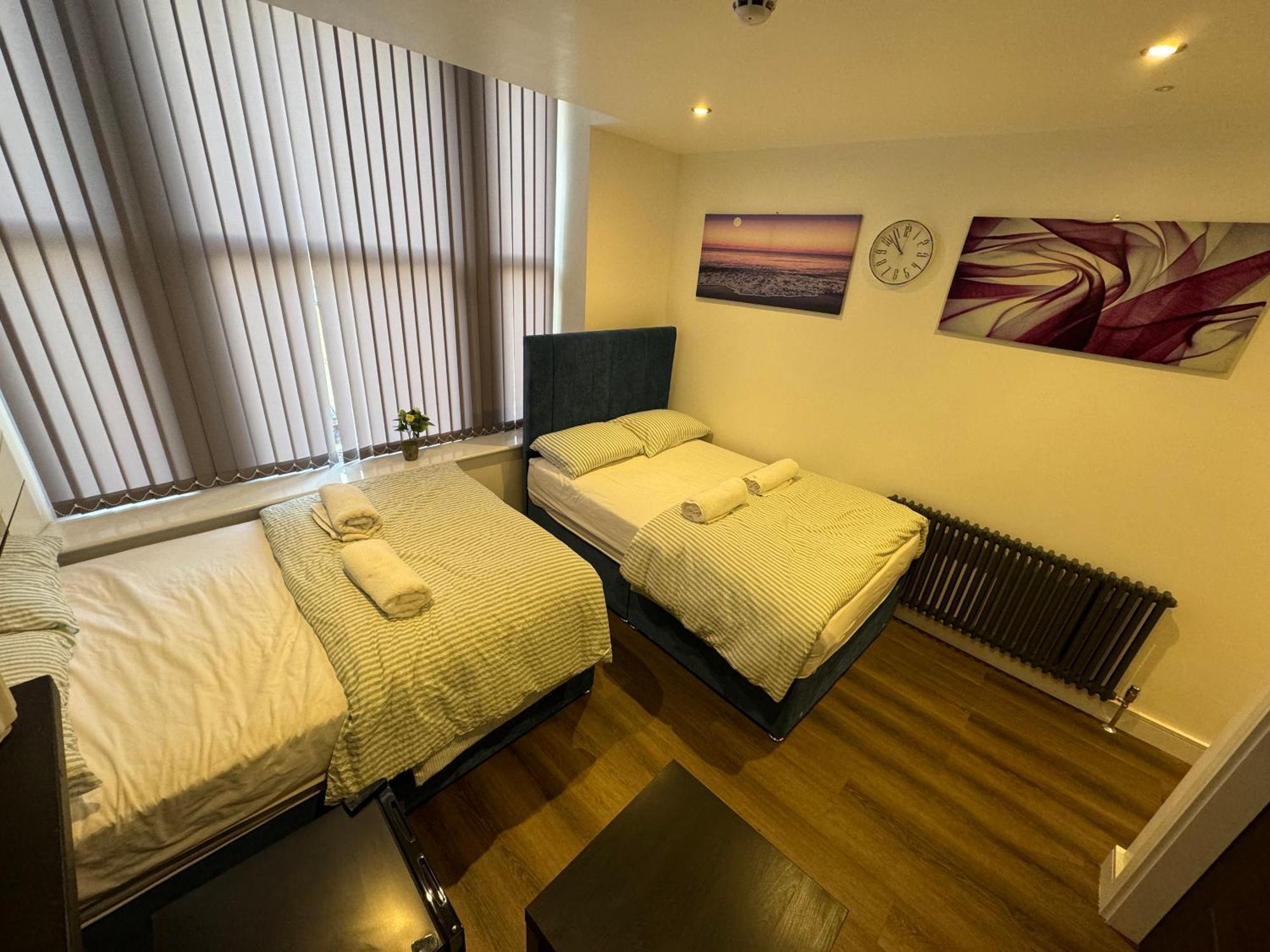 Southgate Luxury Apartments Elland Eksteriør billede